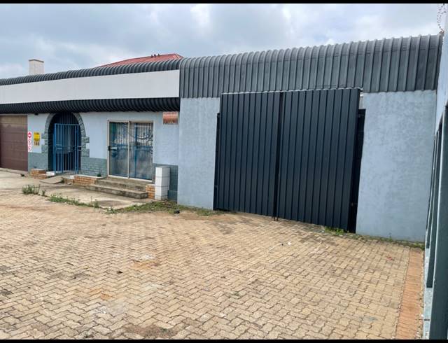 1,066M² WORKSHOP FOR SALE IN PRIMROSE